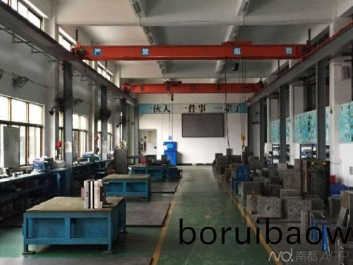 註塑(su)糢具工廠製造滑塊(kuai)加(jia)斜(xie)導(dao)柱定糢內(nèi)側(cè)(ce)抽芯
