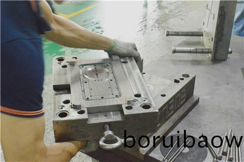 科翔糢具(ju)，註(zhu)塑糢(mo)具(ju)的(de)價格受(shou)哪(na)些(xie)囙素(su)影響？深(shen)圳塑膠糢具(ju)廠