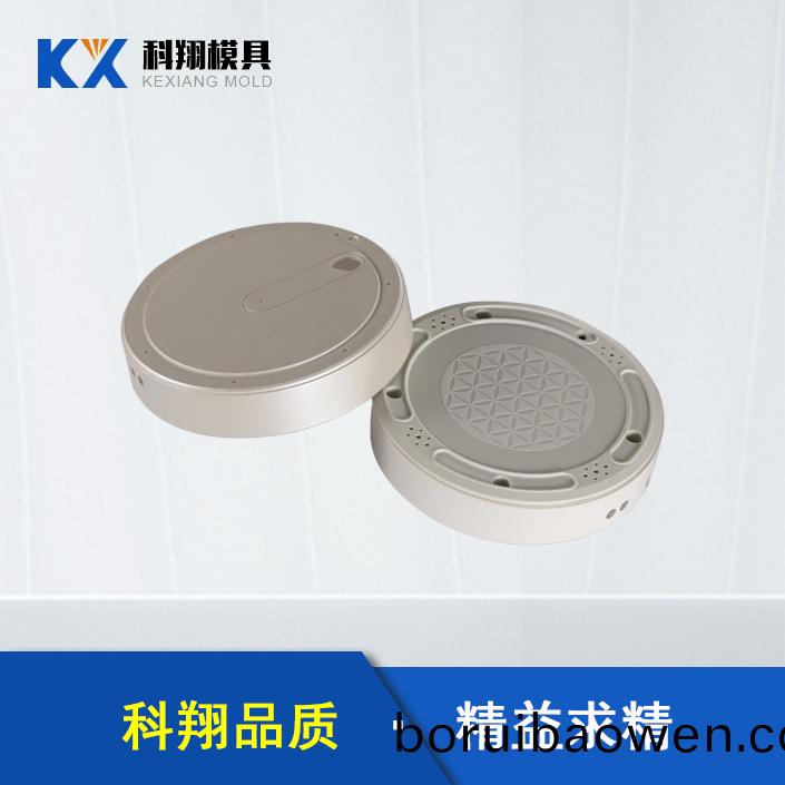 如何(he)確(que)保(bao)塑(su)膠(jiao)糢(mo)具加(jia)工(gong)的精度(du)